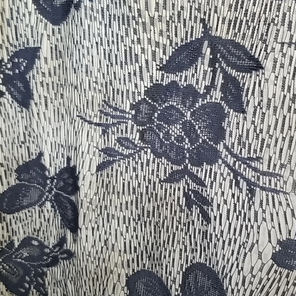 Black butterfly shawl 🦋 - Picture 8 of 8